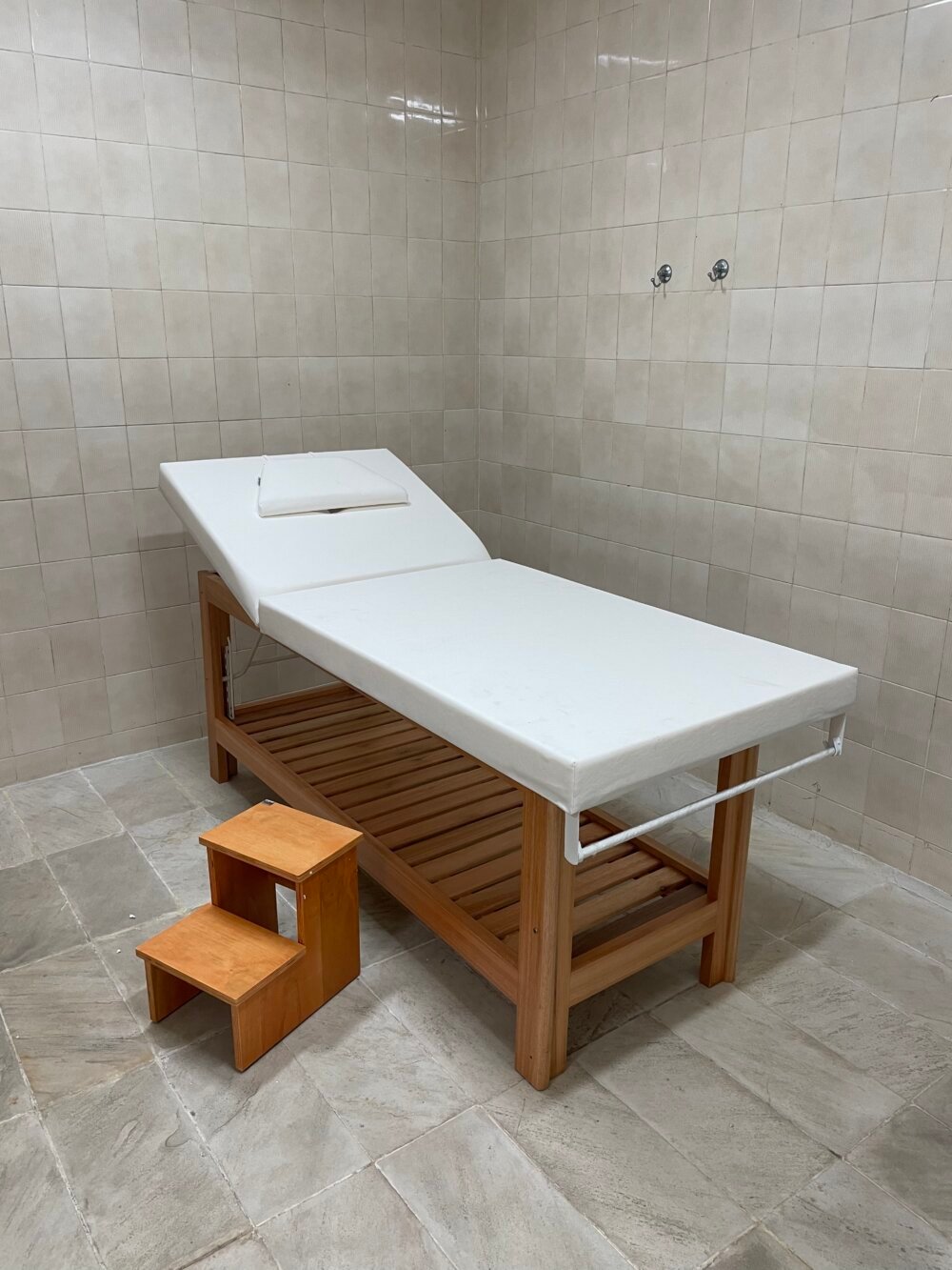 KIT Cama de Massagem Reclinável e Escada Oasis - PRONTA ENTREGA