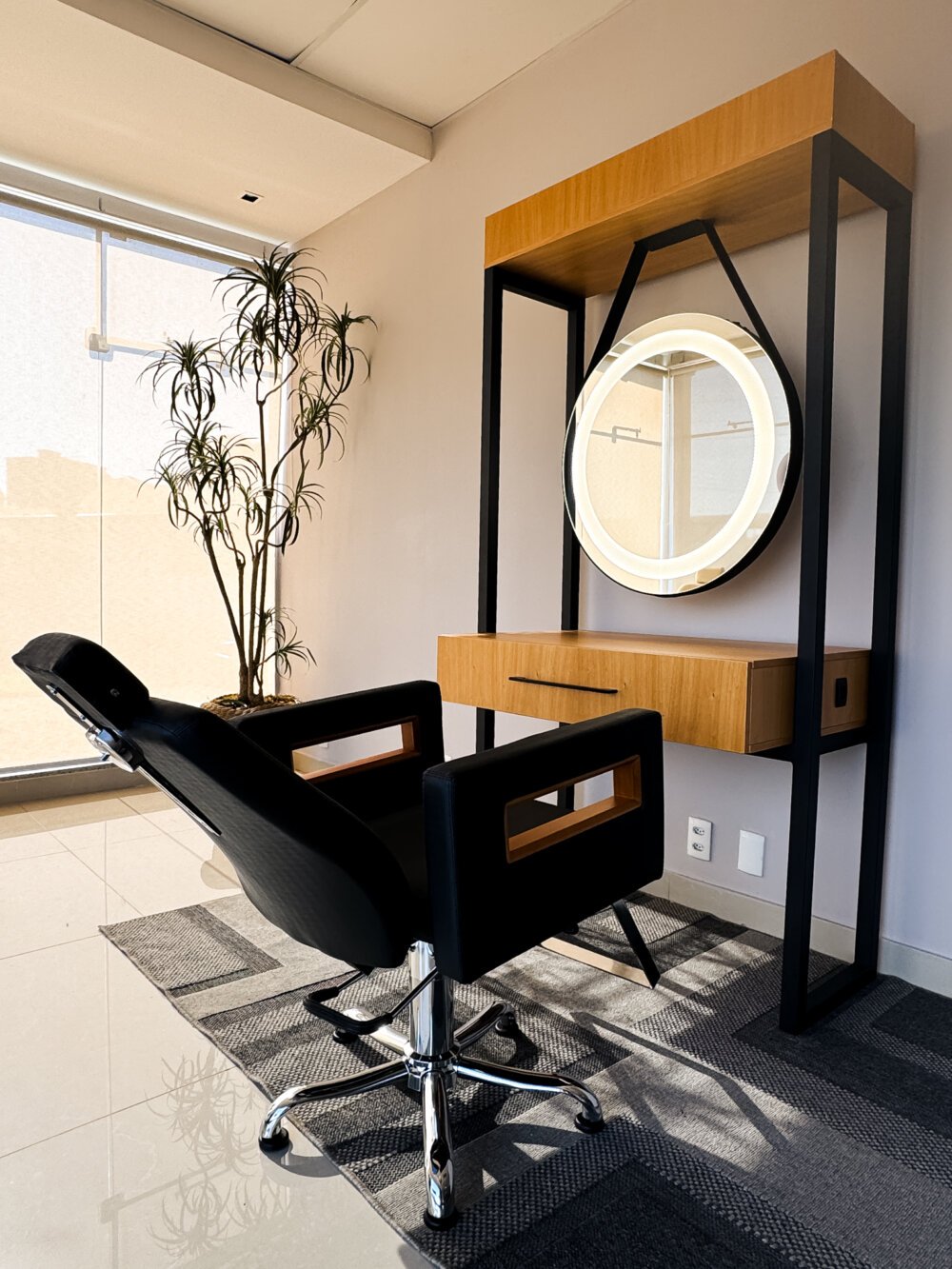 Cadeira de cabeleireiro Lisboa Reclinável para Salão de Beleza