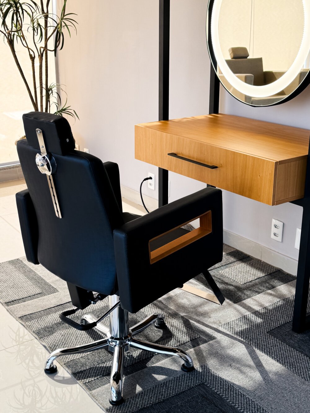 Cadeira de cabeleireiro Lisboa Reclinável para Salão de Beleza