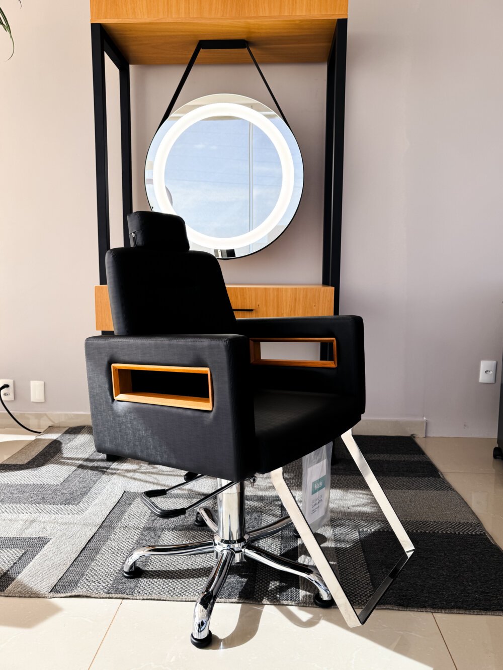 Cadeira de cabeleireiro Lisboa Reclinável para Salão de Beleza