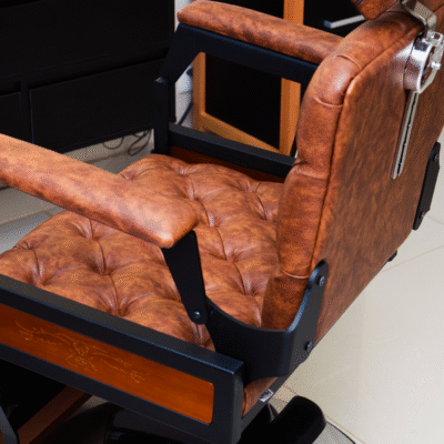 Cadeira de Barbeiro Hawk com Capitonê