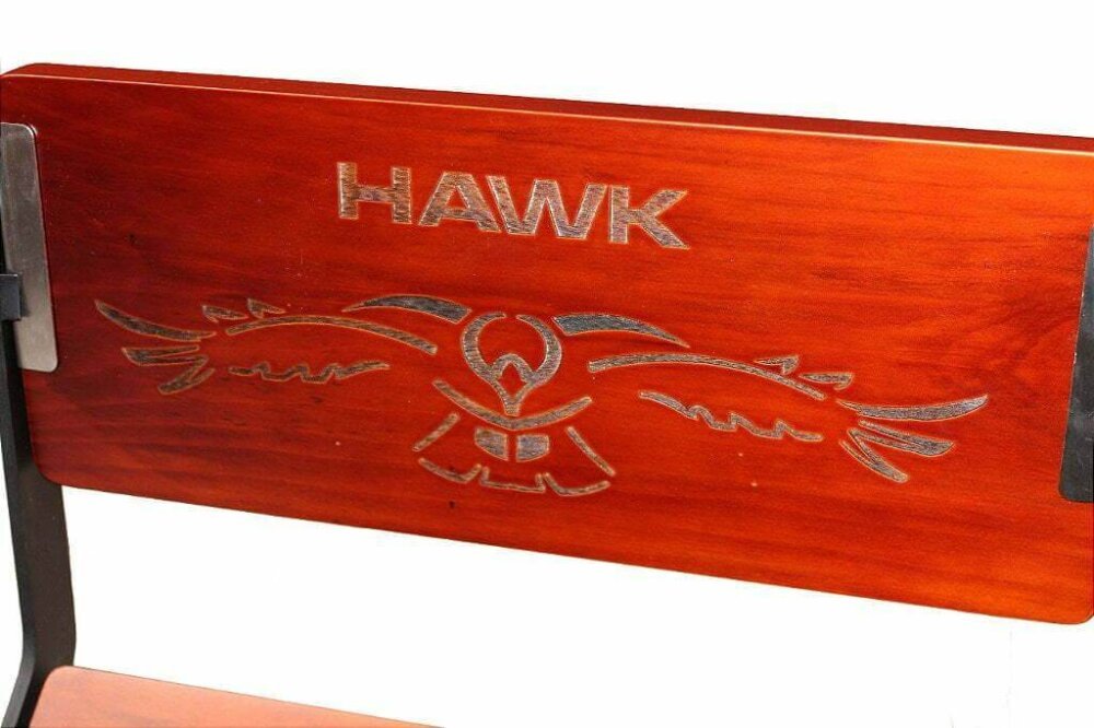 Cadeira de Barbeiro Hawk com Capitonê Cadeira de Barbeiro Hawk com Capitonê
