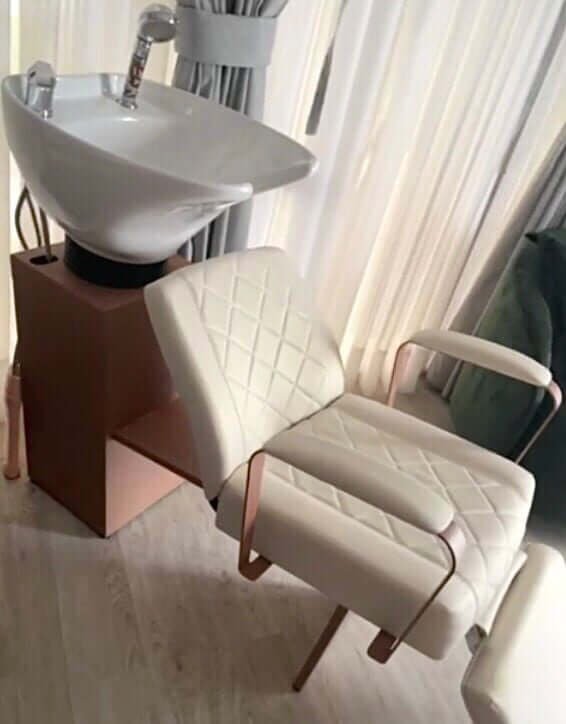 Lavatório Flex Lady com Cuba de Porcelana e Descanso de Pernas - Estrutura Rosé