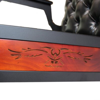 Cadeira de Barbeiro Hawk com Capitonê Cadeira de Barbeiro Hawk com Capitonê