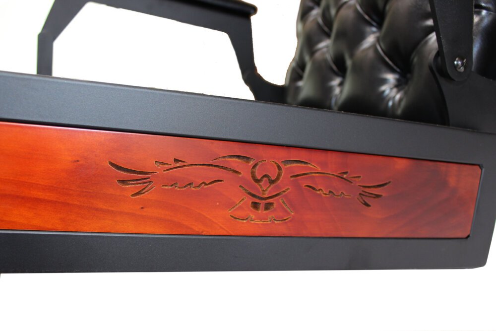 Cadeira de Barbeiro Hawk com Capitonê Cadeira de Barbeiro Hawk com Capitonê