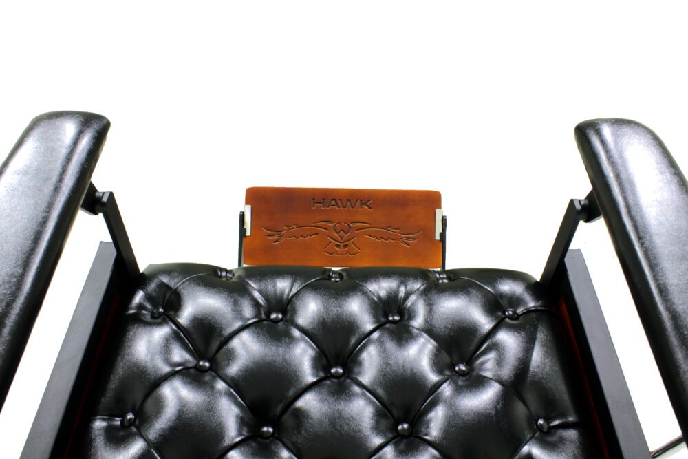 Cadeira de Barbeiro Hawk com Capitonê Cadeira de Barbeiro Hawk com Capitonê