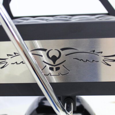 Cadeira de Barbeiro Hawk Silver com Capitonê Cadeira de Barbeiro Hawk Silver com Capitonê