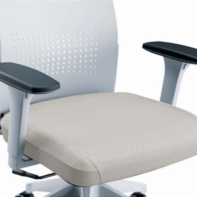 Cavaletti Moov - Cadeira para escritório Executiva Giratória 17201 - Encosto em Plástico