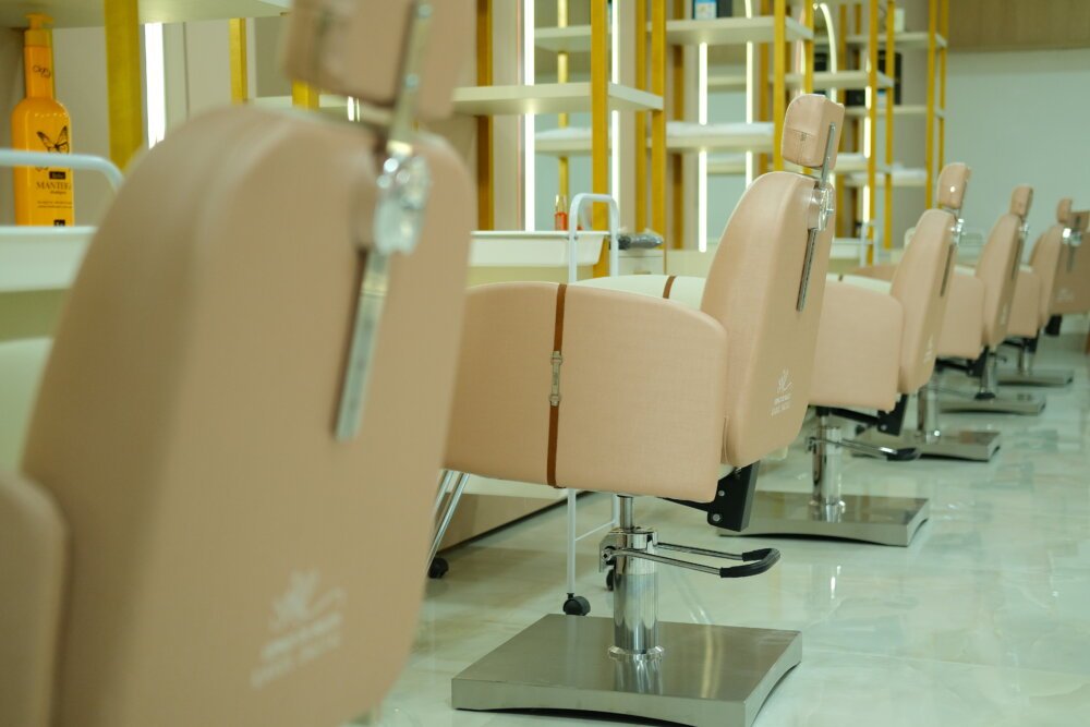 Cadeira de cabeleireiro Vogue Reclinável para Salão de Beleza