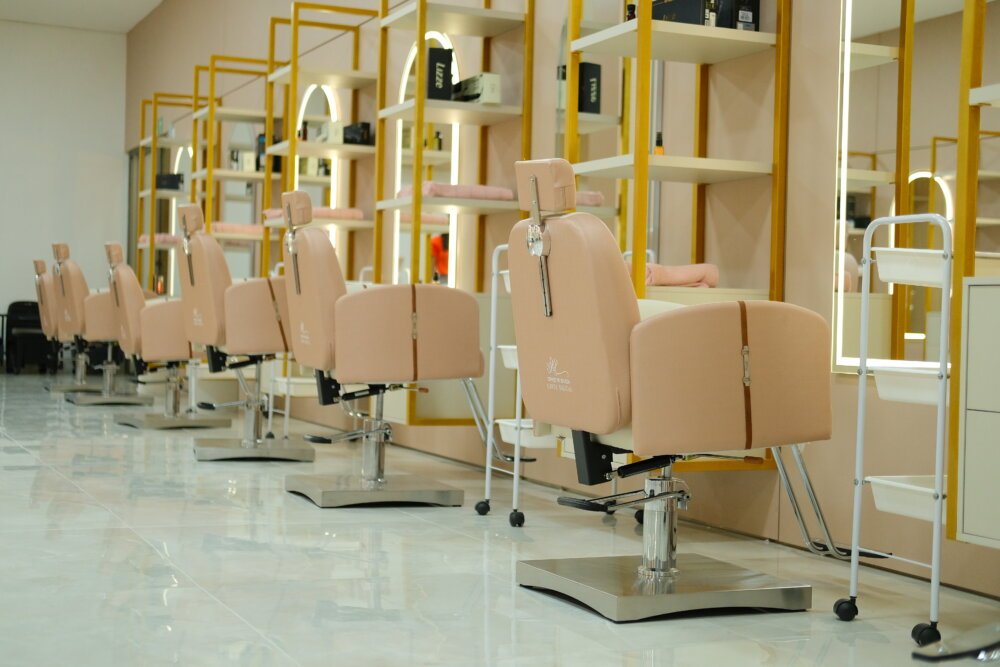 Cadeira de cabeleireiro Vogue Reclinável para Salão de Beleza