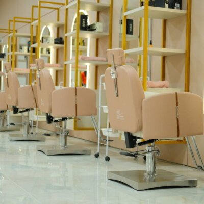 Cadeira de cabeleireiro Vogue Reclinável para Salão de Beleza