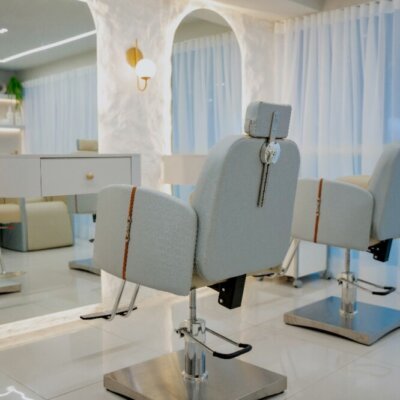 Cadeira de cabeleireiro Vogue Reclinável para Salão de Beleza