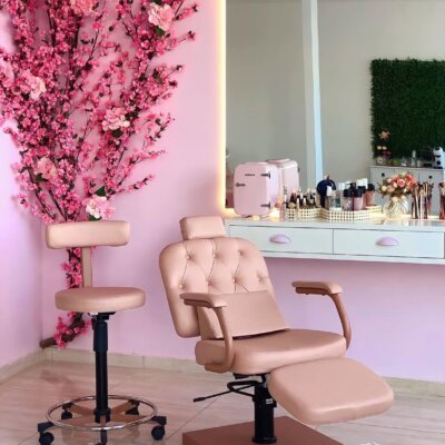 Cadeira Beauty Rosé com Descanso de Pernas para Salão de Beleza