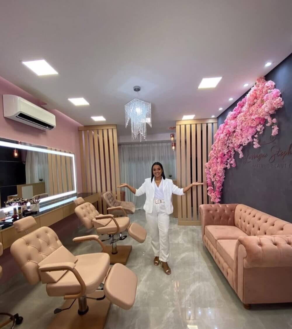 Cadeira Beauty Rosé com Descanso de Pernas para Salão de Beleza