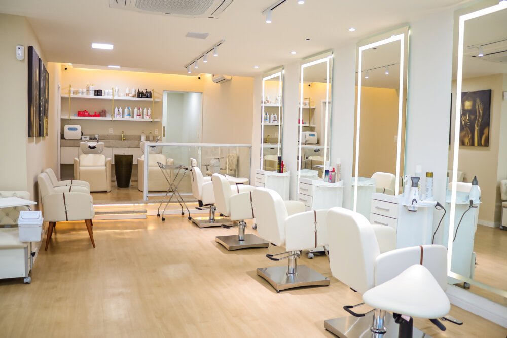 Cadeira Vogue Fixa com base quadrada para Salão de Beleza