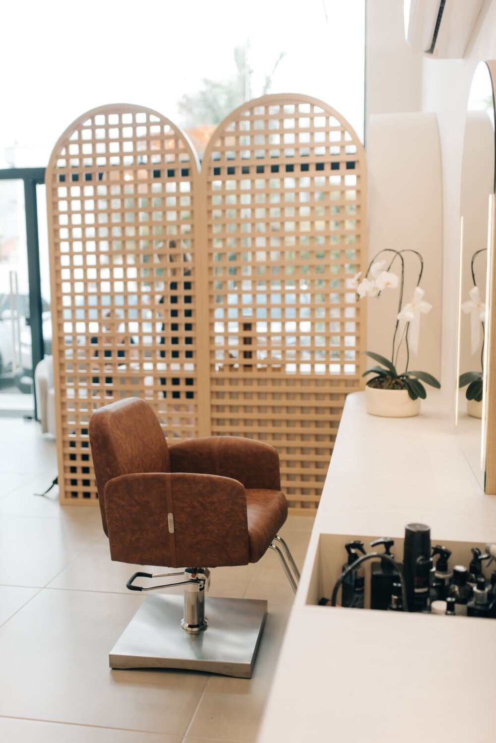 Cadeira Vogue Fixa para Cabeleireiro e Salão Cadeira Vogue Fixa para Cabeleireiro e Salão