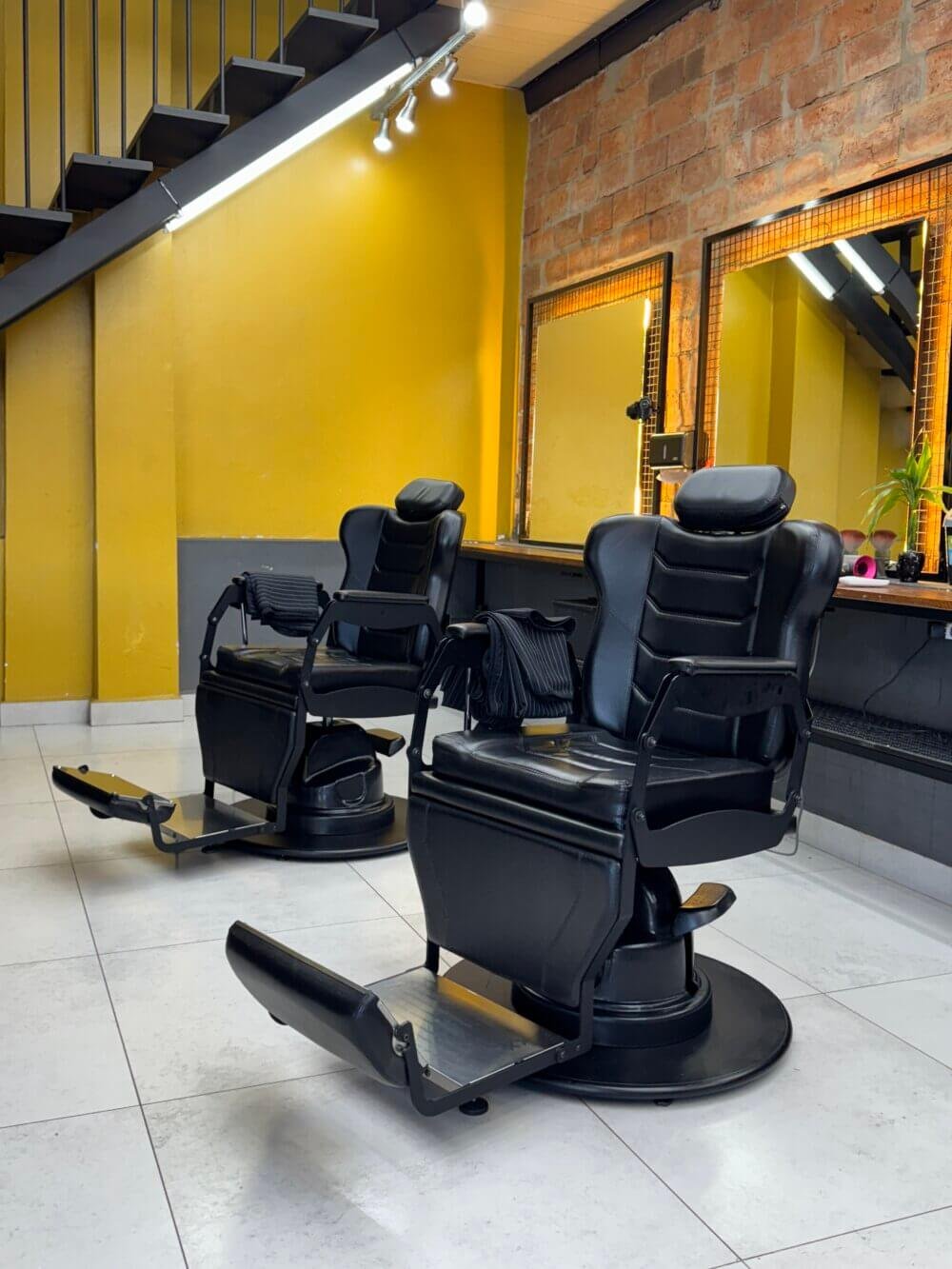 Cadeira de Barbeiro X1 - PRONTA ENTREGA