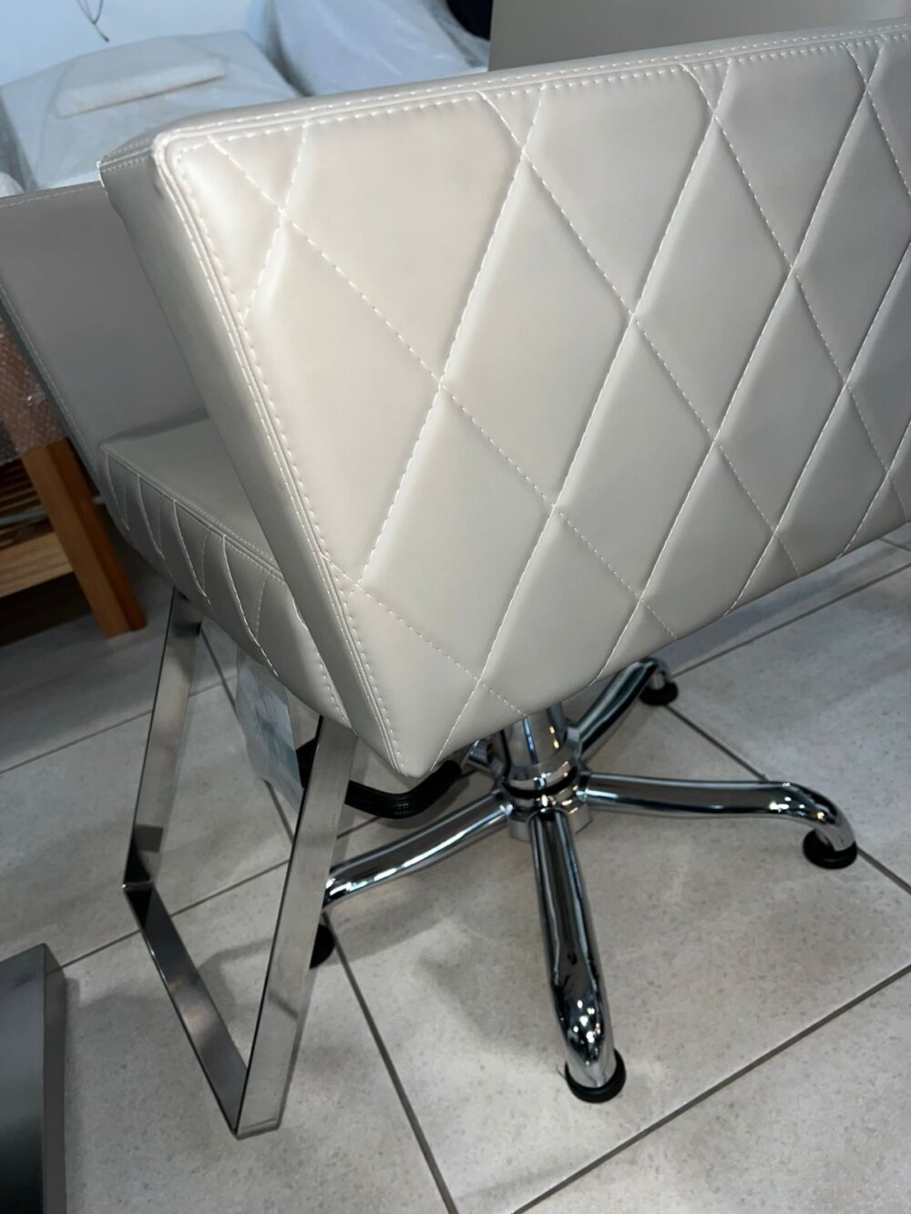 Cadeira Niágara com Matelassê fixa - OUTLET