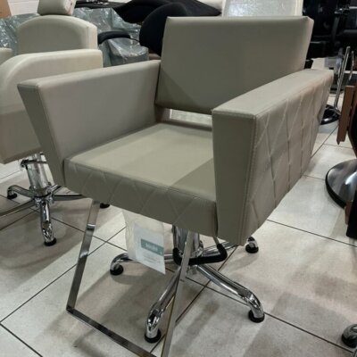 Cadeira Niágara com Matelassê fixa - OUTLET